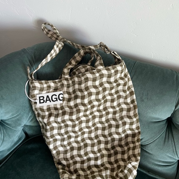 BAGGU Canvas Tote Bag Brown White Geometric Wave Pattern - Picture 2 of 5